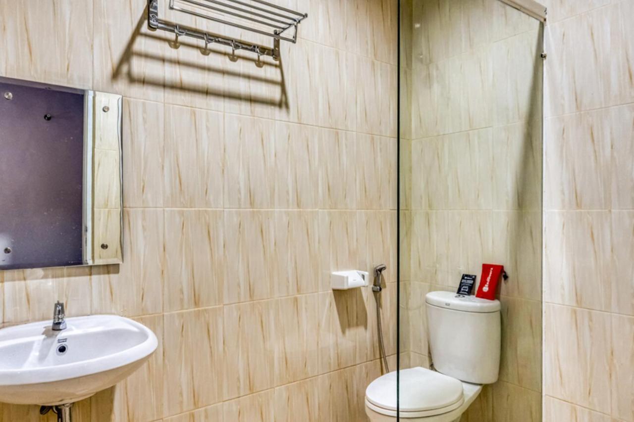 Отель Reddoorz Near Sindu Kusuma Edupark 2 Cebongan Экстерьер фото