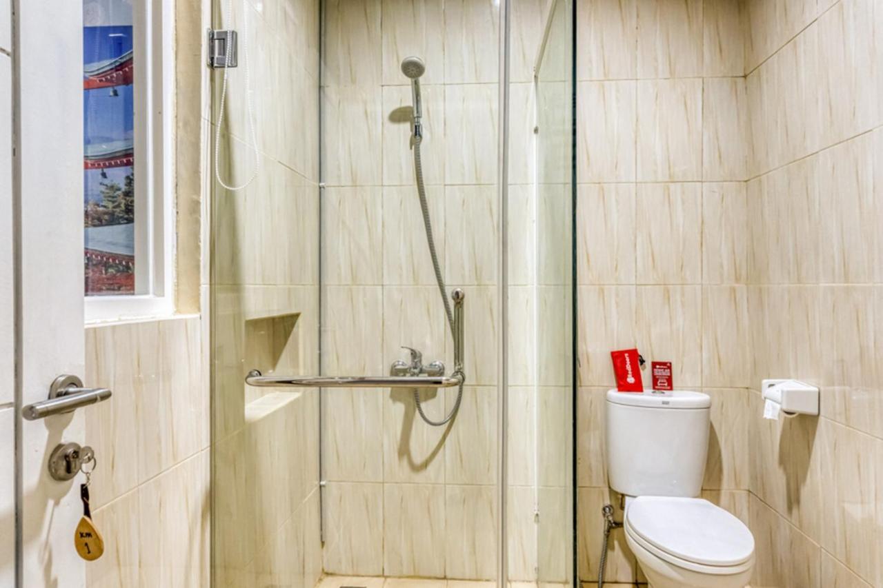 Отель Reddoorz Near Sindu Kusuma Edupark 2 Cebongan Экстерьер фото